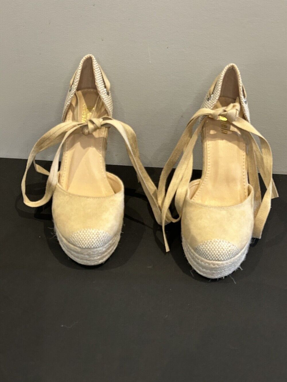 *New* Sheln Women's size 36 Wedges